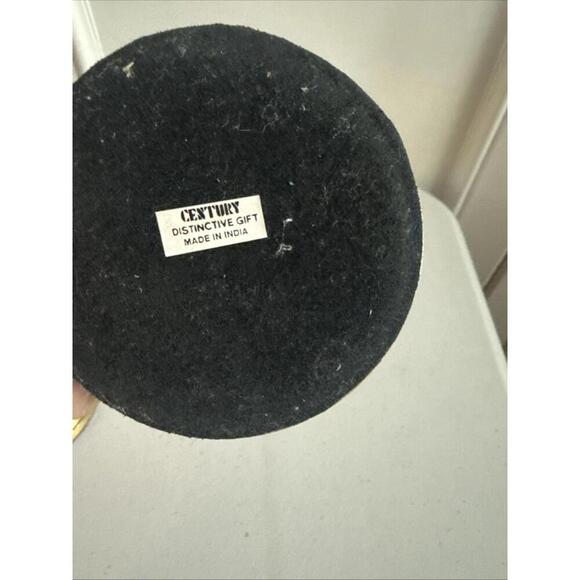 Vintage brass candlesticks set of two, 7.5 inches - Picture 5 of 15